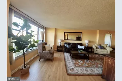 1001 City Avenue #EE-1021, Wynnewood, PA 19096 - Photo 5