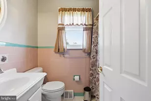 2914 Denise Rd, Norristown, PA 19403 - Photo 17