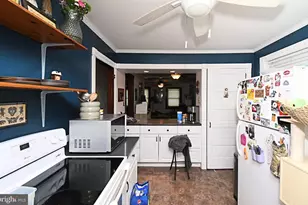 132 Walnut St, Mont Clare, PA 19453 - Photo 5