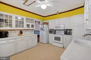 545 Walnut St, Royersford, PA 19468 - Photo 25