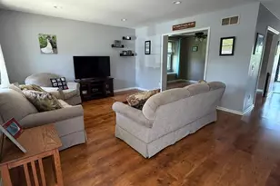 1215 Pine Ridge Dr, Perkiomenville, PA 18074 - Photo 3