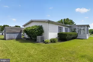 24 Longwood Ct E, Harleysville, PA 19438 - Photo 29