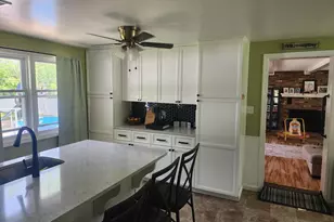 8 Mary Jane St, Schwenksville, PA 19473 - Photo 3