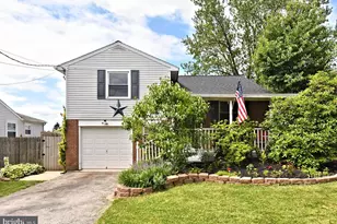 189 Anthony Wayne Dr, Pottstown, PA 19464 - Photo 1