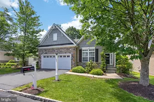 4372 Sweetbriar Dr, Collegeville, PA 19426 - Photo 3