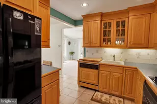 1617 Cherry Ln, Flourtown, PA 19031 - Photo 7