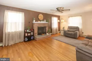 120 W 8th St, Pottstown, PA 19464 - Photo 9