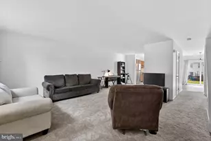 332 Countryside Ct, Collegeville, PA 19426 - Photo 5