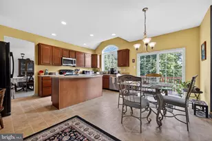 1110 Autumnview Ln, Pottstown, PA 19464 - Photo 13