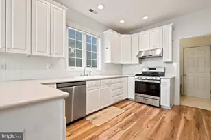 306 Dunwoody Dr, Blue Bell, PA 19422 - Photo 3