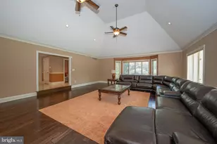 1041 Herkness Dr, Meadowbrook, PA 19046 - Photo 23