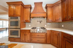 1041 Herkness Dr, Meadowbrook, PA 19046 - Photo 13