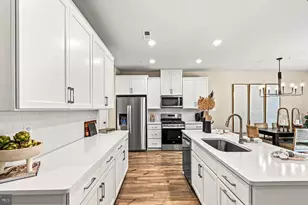105 Larrabee Wy, Royersford, PA 19468 - Photo 3