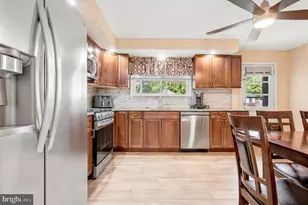 609 E Oak St, Norristown, PA 19401 - Photo 9