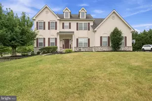 101 Tennyson Ln, North Wales, PA 19454 - Photo 1