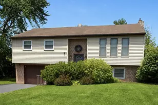 355 Stonehaven Dr, Red Hill, PA 18076 - Photo 1