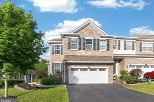 271 Fairfield Cir W, Royersford, PA 19468 - Photo 1