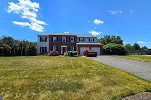 406 Bow Ln, Gilbertsville, PA 19525 - Photo 3