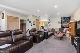 1264 Maple Glen Cir, Pottstown, PA 19464 - Photo 5