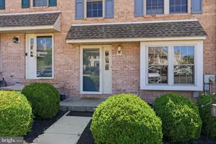 1264 Maple Glen Cir, Pottstown, PA 19464 - Photo 3
