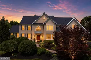 583 Oakmont Dr E, Telford, PA 18969 - Photo 1