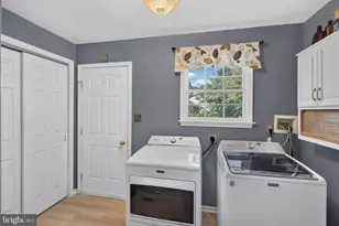 1529 Meadowview Dr, Pottstown, PA 19464 - Photo 39