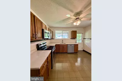 144 E 4th Avenue, Conshohocken, PA 19428 - Photo 13