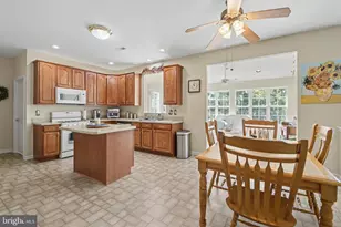 1001 Creekview Dr, Pennsburg, PA 18073 - Photo 17