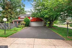 3809 Midvale Ln, Huntingdon Valley, PA 19006 - Photo 3