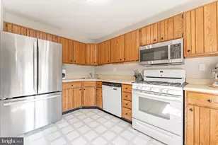 525 Bassett Ln, West Norriton, PA 19403 - Photo 5