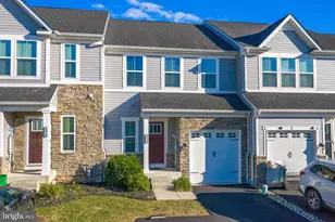 1517 Emily Ct, Hatfield, PA 19440 - Photo 1