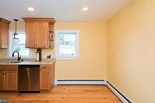 44 E 7th St, Lansdale, PA 19446 - Photo 17