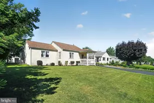 137 Walker Ln, King of Prussia, PA 19406 - Photo 3