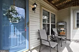 113 Foxmeadow Dr, Royersford, PA 19468 - Photo 3