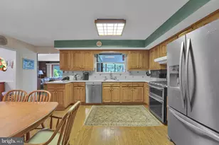 3731 Marquis Ln, Huntingdon Valley, PA 19006 - Photo 9