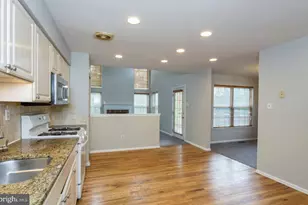 105 Farrington Ct, Collegeville, PA 19426 - Photo 5