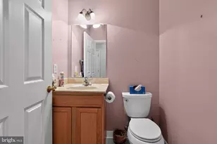 1108 Burgundy Cir, Pennsburg, PA 18073 - Photo 17