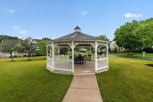 1108 Burgundy Cir, Pennsburg, PA 18073 - Photo 31