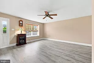 508 Carousel Cir, West Norriton, PA 19403 - Photo 9