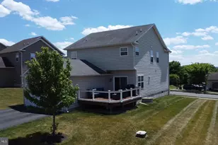 2114 Larkspur Ct, Pennsburg, PA 18073 - Photo 3