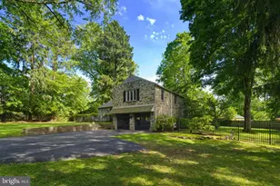 1070 Blue Rock Ln, Blue Bell, PA 19422 - Photo 3
