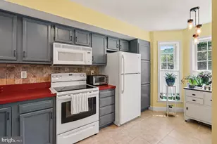 16 Village Dr, Schwenksville, PA 19473 - Photo 11