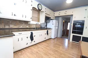 64 W Lincoln Ave, Hatfield, PA 19440 - Photo 5