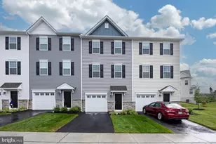 412 Ridgewood Dr, Royersford, PA 19468 - Photo 1