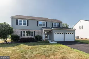 140 Elio Cir, Royersford, PA 19468 - Photo 3