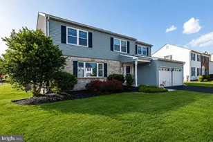 140 Elio Cir, Royersford, PA 19468 - Photo 3