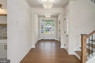 512 Beacon Hill Cir, Plymouth Meeting, PA 19462 - Photo 3