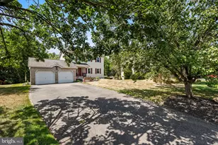 2232 Donna Ln, Pottstown, PA 19464 - Photo 5
