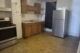 34 E Chestnut St, Norristown, PA 19401 - Photo 3