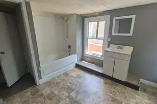 34 E Chestnut St, Norristown, PA 19401 - Photo 5